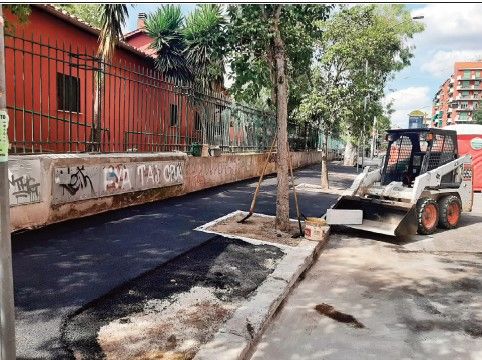 Rifacimento marciapiedi in via Giacinto Pullino