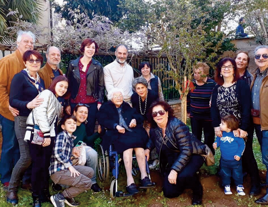 Annita De Giacomi con la famiglia