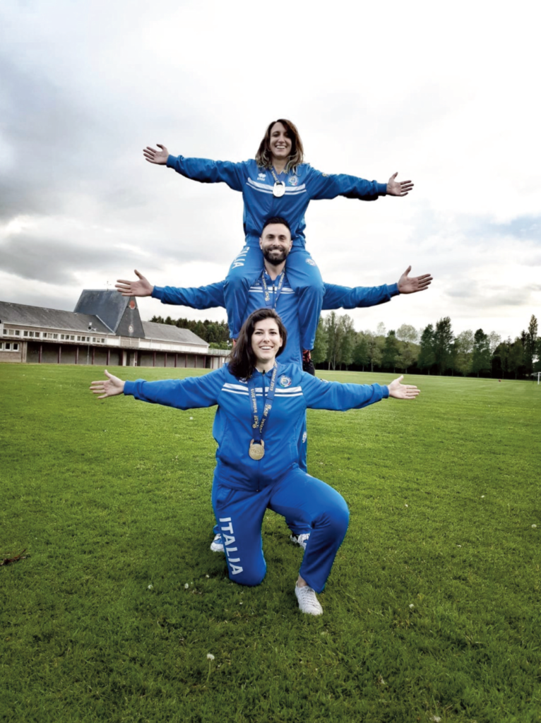 Benedetta Liccardo, Ida Di Maro e l’allenatore Federico Squillace
vincitori del mondiale di Kettlebell in Irlanda