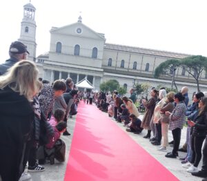 "Il canile va in città". Sfilata di cani